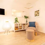 Charming 100 Meters From * 코모